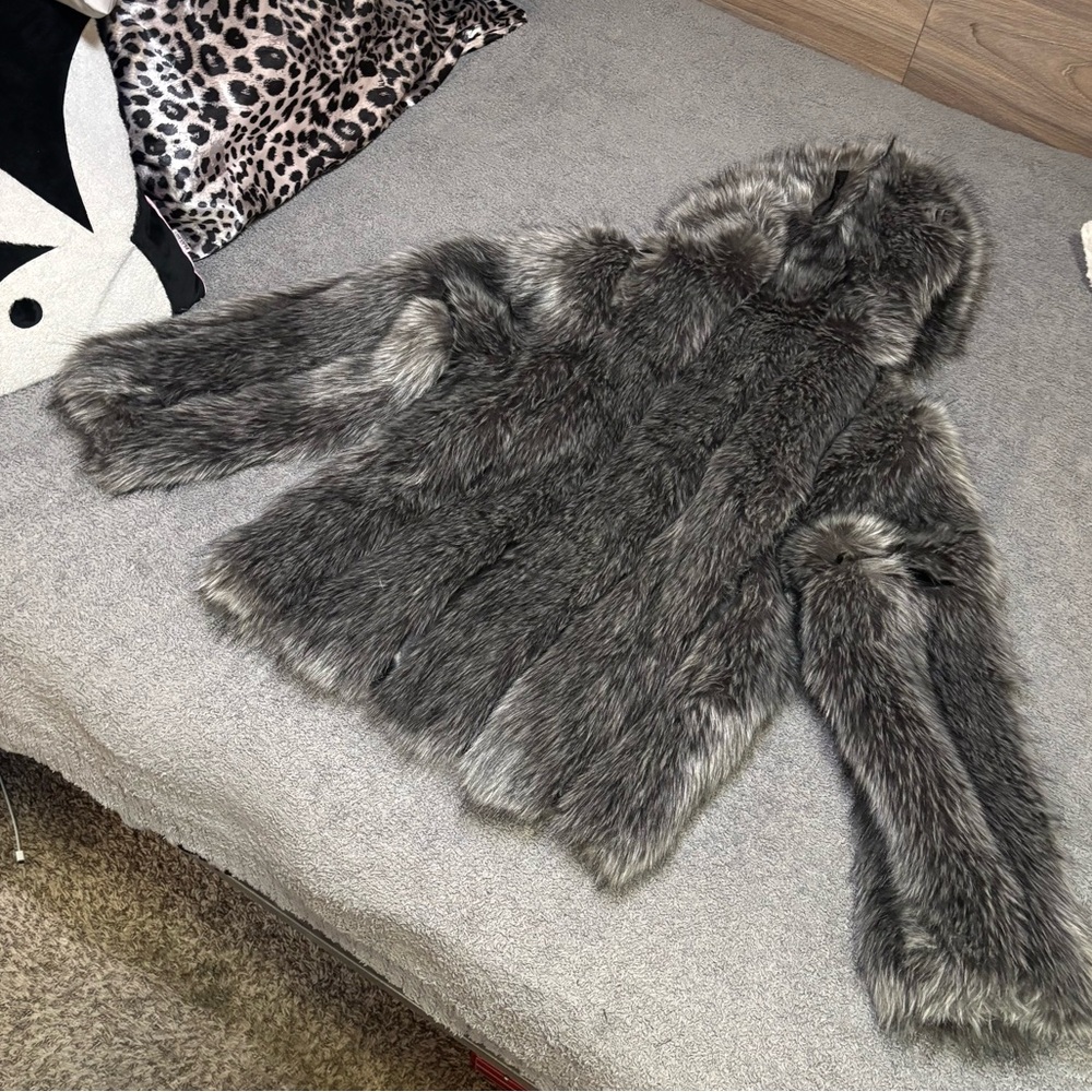 Fur Coat - Picture 3 of 3